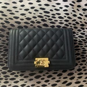 Crossbody with optional shoulder strap